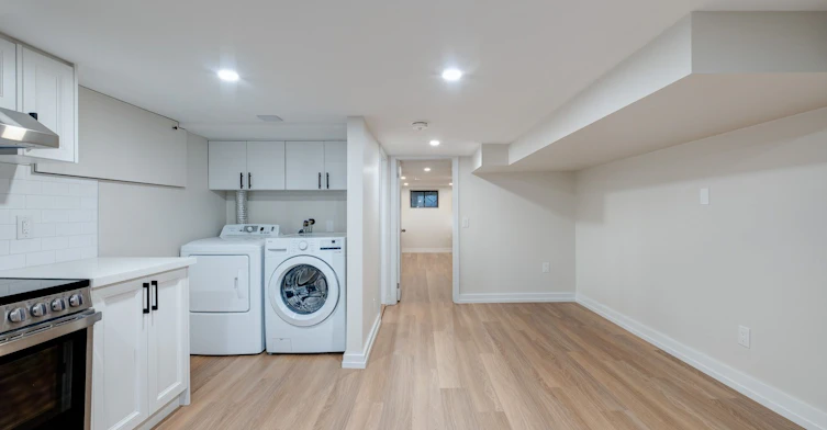 Lower-3 Muriel Avenue, Toronto, ON, M4J 2X8 - 3