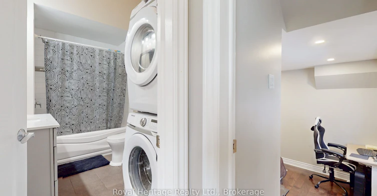 1-100 Cromwell Avenue, Oshawa, ON, L1J 4T6 - 3