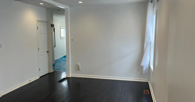 220 Holborne Avenue, Toronto, ON, M4C 2R9 - 3