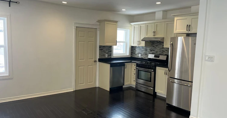 220 Holborne Avenue, Toronto, ON, M4C 2R9 - 2