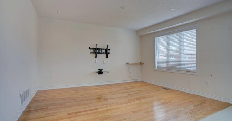 21 Shapland Crescent, Ajax, ON, L1Z 0K2 - 4