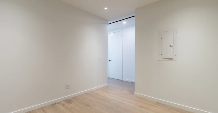 206-778 Queen Street E, Toronto, ON, M4M 1H4 - 5