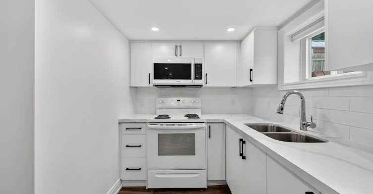 Basement-818 Krosno Boulevard, Pickering, ON, L1W 1G8 - 12