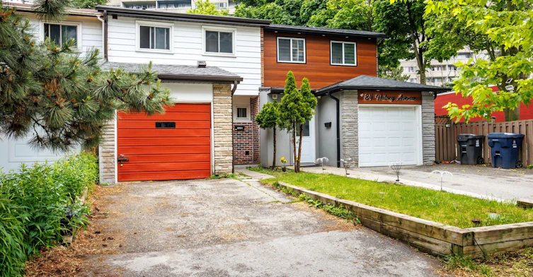 3-82 Halsey Avenue, Toronto, ON, M4B 1A9
