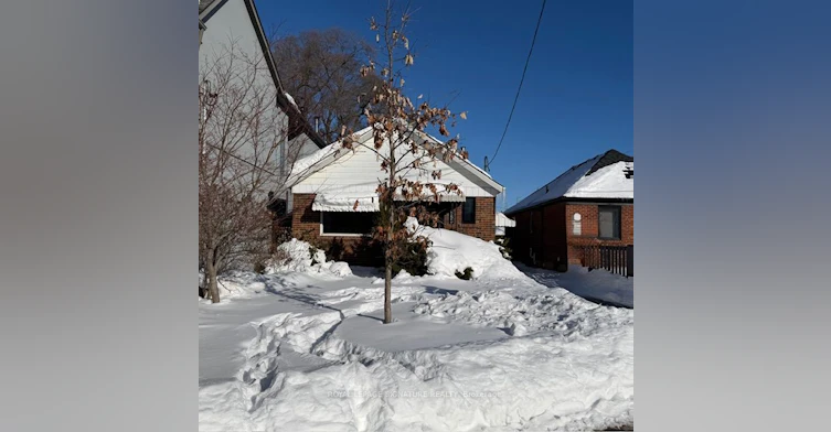 Lower-293 Glebemount Avenue, Toronto, ON, M4C 3V4