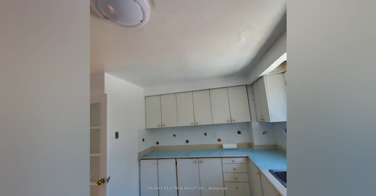 45 Sandown Avenue, Toronto, ON, M1N 3W1 - 5