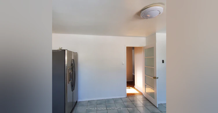 45 Sandown Avenue, Toronto, ON, M1N 3W1 - 6