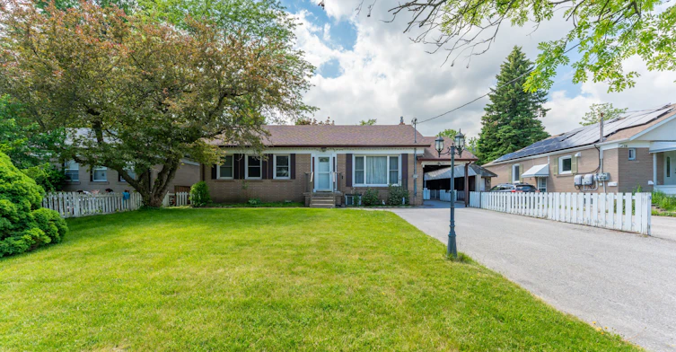 Lower-14 Lawndale Road, Toronto, ON, M1M 3R6 - 2