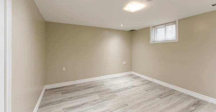 Lower-14 Lawndale Road, Toronto, ON, M1M 3R6 - 9