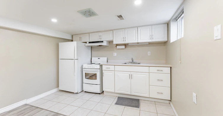Lower-14 Lawndale Road, Toronto, ON, M1M 3R6 - 17