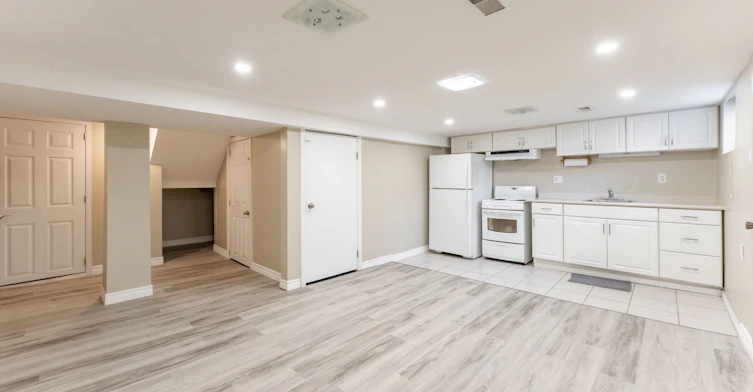 Lower-14 Lawndale Road, Toronto, ON, M1M 3R6 - 19