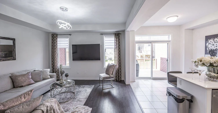 44 Hickling Lane, Ajax, ON, L1T 0P9 - 2