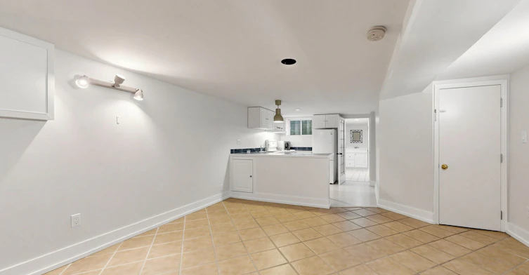 57 Spruce Hill Road, Toronto, ON, M4E 3G2 - 38