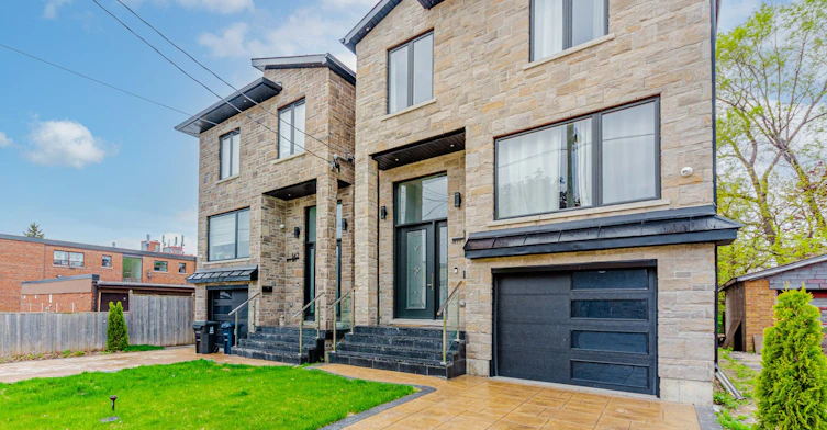 Lower-146 Pitt Avenue, Toronto, ON, M1L 2R9