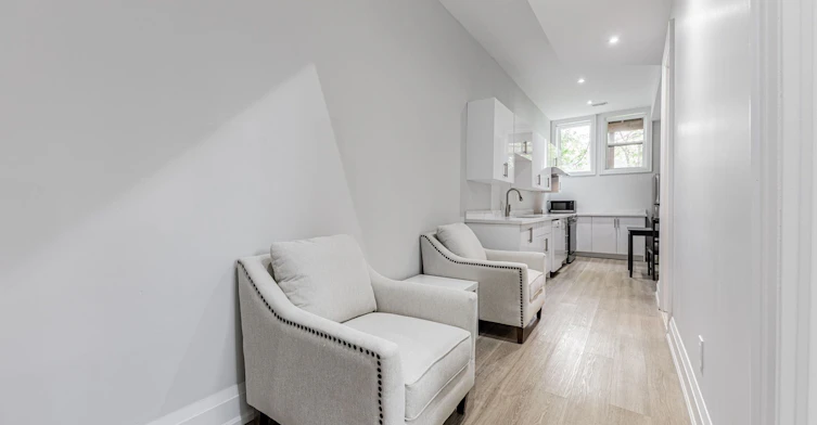 Lower-146 Pitt Avenue, Toronto, ON, M1L 2R9 - 6