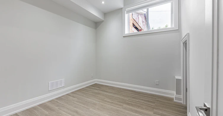 Lower-146 Pitt Avenue, Toronto, ON, M1L 2R9 - 12