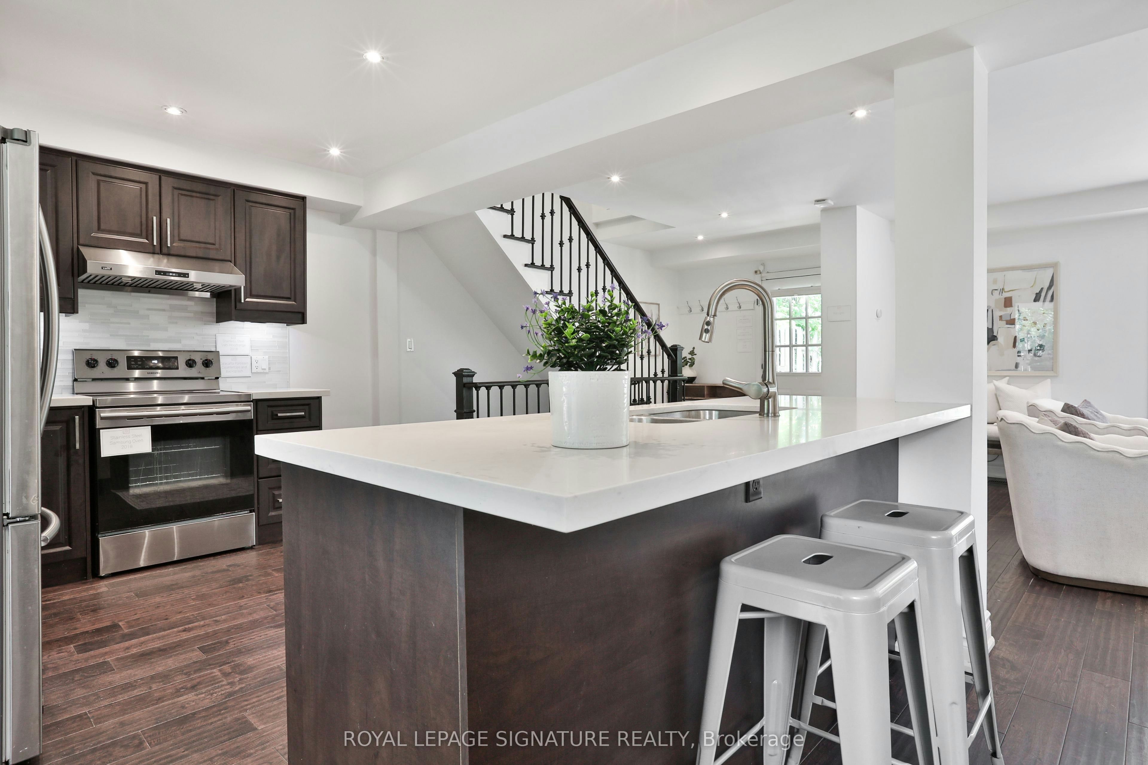 280 Gowan Avenue, Toronto, ON, M4J 2K6