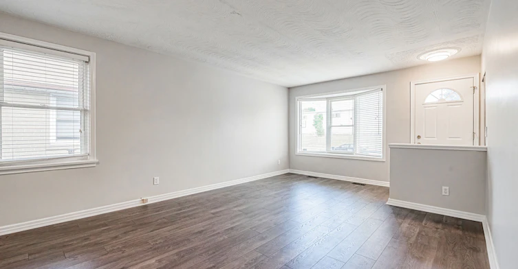 Main-443 Emerald Avenue, Oshawa, ON, L1J 1K3 - 7