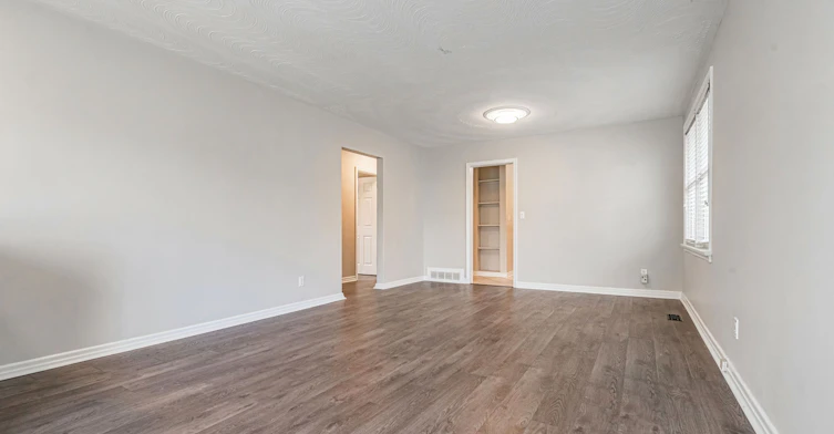 Main-443 Emerald Avenue, Oshawa, ON, L1J 1K3 - 8