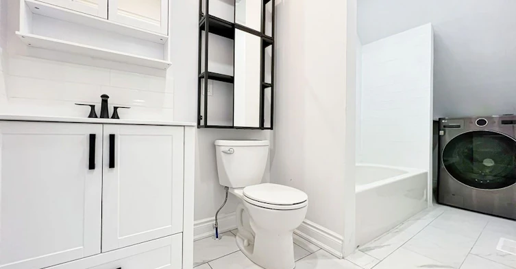 Laneway Apt-340 Main Street, Toronto, ON, M4C 4X7 - 7