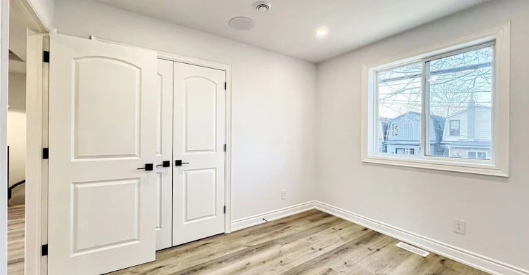 Laneway Apt-340 Main Street, Toronto, ON, M4C 4X7 - 6
