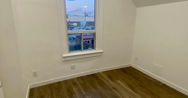 Upper-19 Luttrell Avenue, Toronto, ON, M4C 5E2 - 10