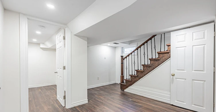 111 Elgin Street W, Oshawa, ON, L1G 1S5 - 5