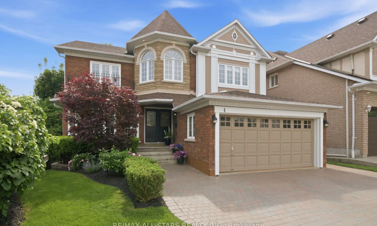 4 Dennis Drive