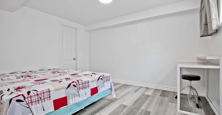 Lower-207 Fairglen Avenue, Toronto, ON, M1W 1A9 - 8