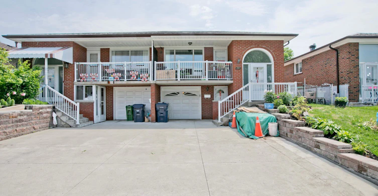 BSMT-207 Fairglen Avenue, Toronto, ON, M1W 1A9