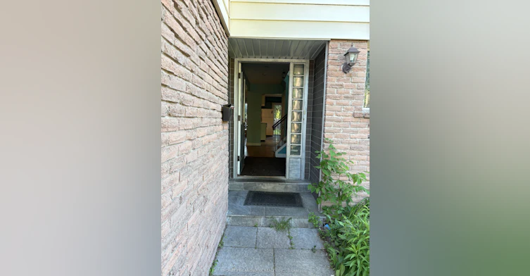 58 Carolbreen Square, Toronto, ON, M1V 1H5 - 2