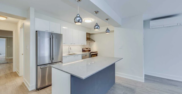 2-1089 Broadview Avenue, Toronto, ON, M4K 2S4 - 2