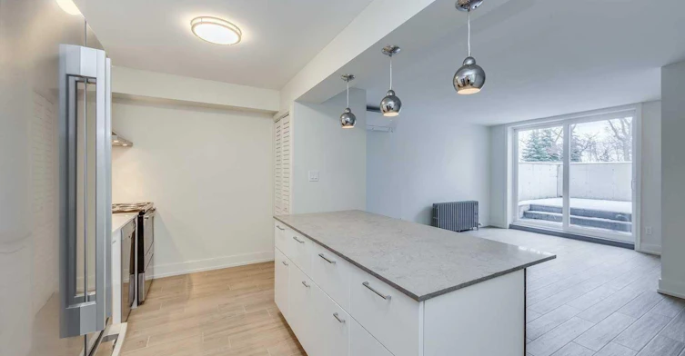 2-1089 Broadview Avenue, Toronto, ON, M4K 2S4 - 3