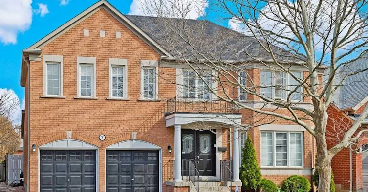 7 Mcalpine Avenue, Ajax, ON, L1T 4H9