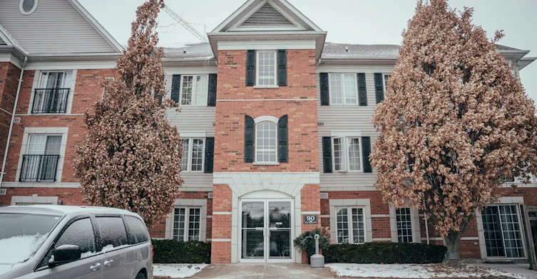 307-90 Aspen Springs Drive, Clarington, ON, L1C 5N4 - 25