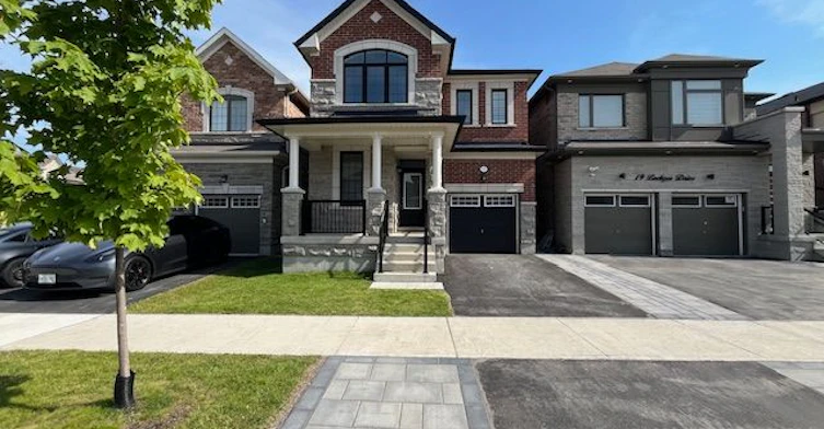 17 Lockyer Drive, Whitby, ON, L1P 0M1