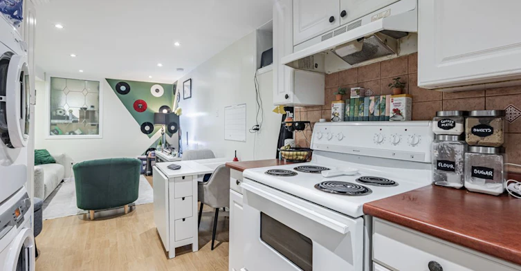 669 Woodbine Avenue, Toronto, ON, M4E 2J3 - 10