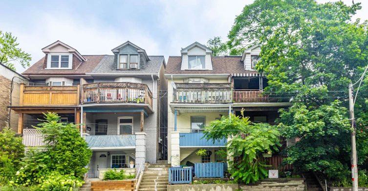 669 Woodbine Avenue, Toronto, ON, M4E 2J3