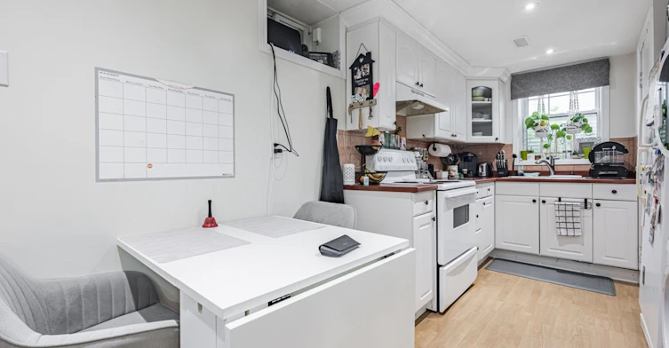 669 Woodbine Avenue, Toronto, ON, M4E 2J3 - 13