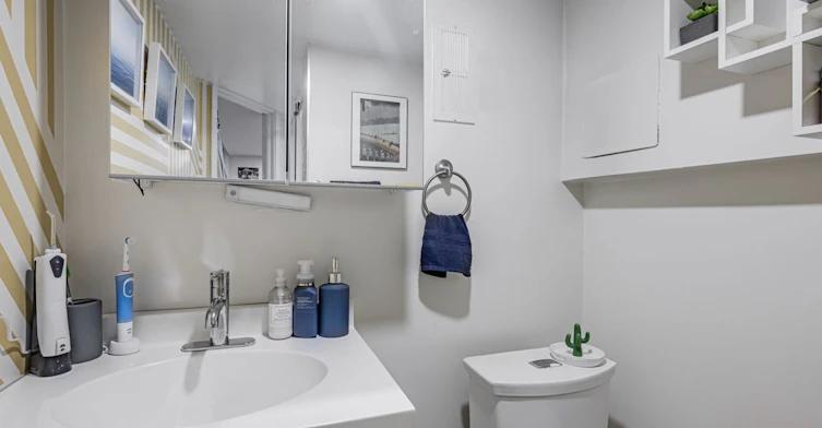 669 Woodbine Avenue, Toronto, ON, M4E 2J3 - 22