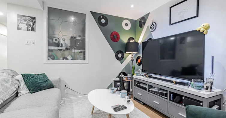 669 Woodbine Avenue, Toronto, ON, M4E 2J3 - 15