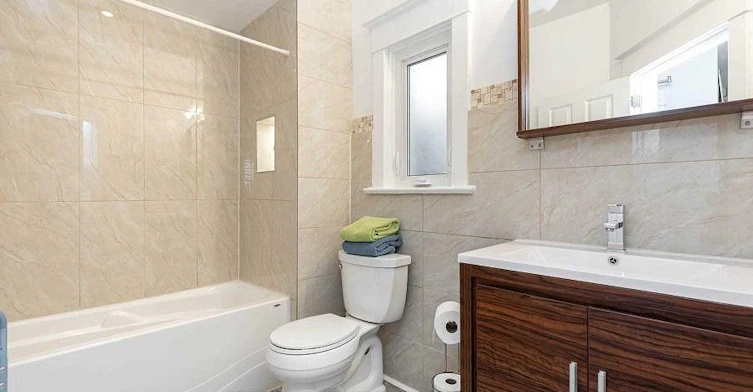 639 Mortimer Avenue, Toronto, ON, M4C 2J9 - 3