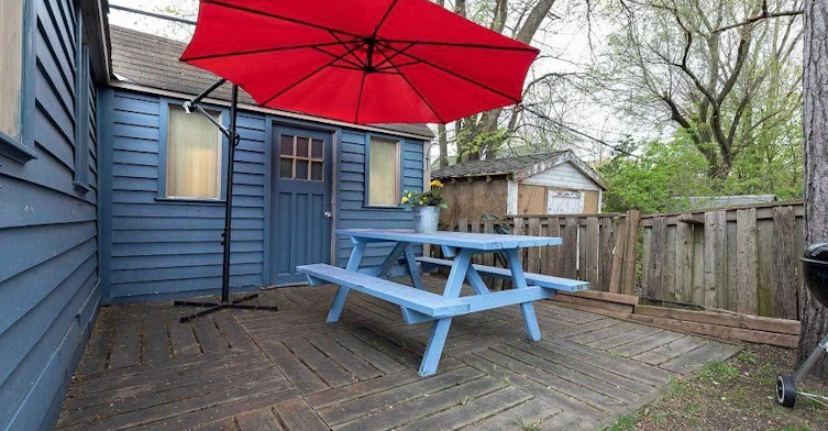 639 Mortimer Avenue, Toronto, ON, M4C 2J9 - 11