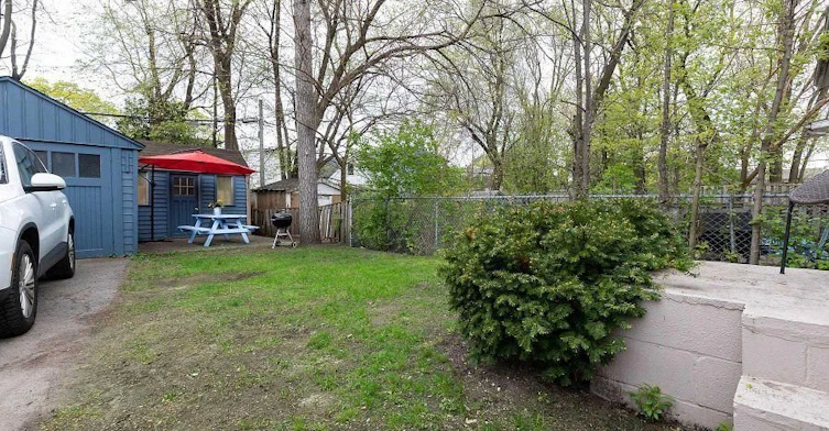 639 Mortimer Avenue, Toronto, ON, M4C 2J9 - 10