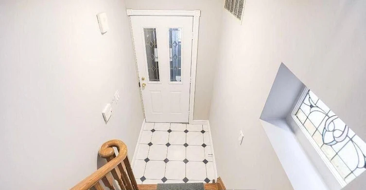 Upper-745 Coxwell Avenue, Toronto, ON, M4C 3C5 - 18