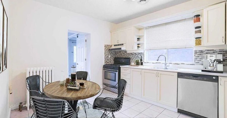 Upper-745 Coxwell Avenue, Toronto, ON, M4C 3C5 - 8