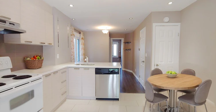 Main-35 East Lynn Avenue, Toronto, ON, M4C 3X3