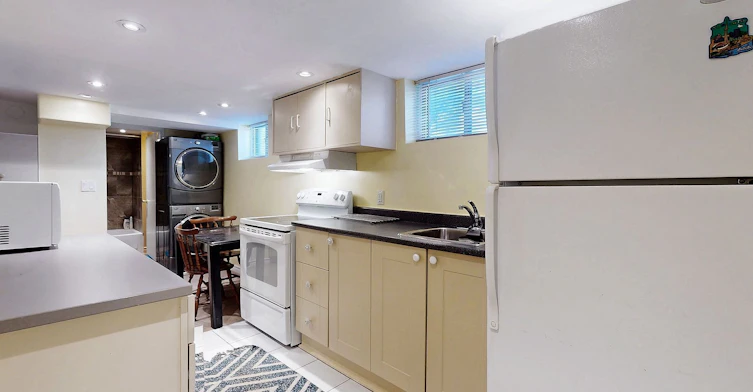 Lower-84 Santamonica Boulevard, Toronto, ON, M1L 4H5 - 3