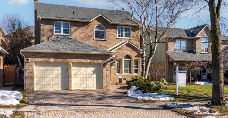Upper-68 Flint Crescent, Whitby, ON, L1R 1J8