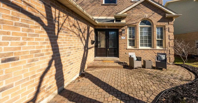 Upper-68 Flint Crescent, Whitby, ON, L1R 1J8 - 2